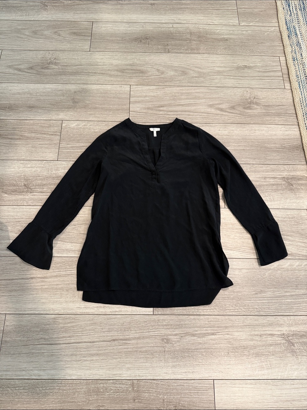 Joie Women's Black V-Nexk Long Sleeve Top with bell sleeves XS